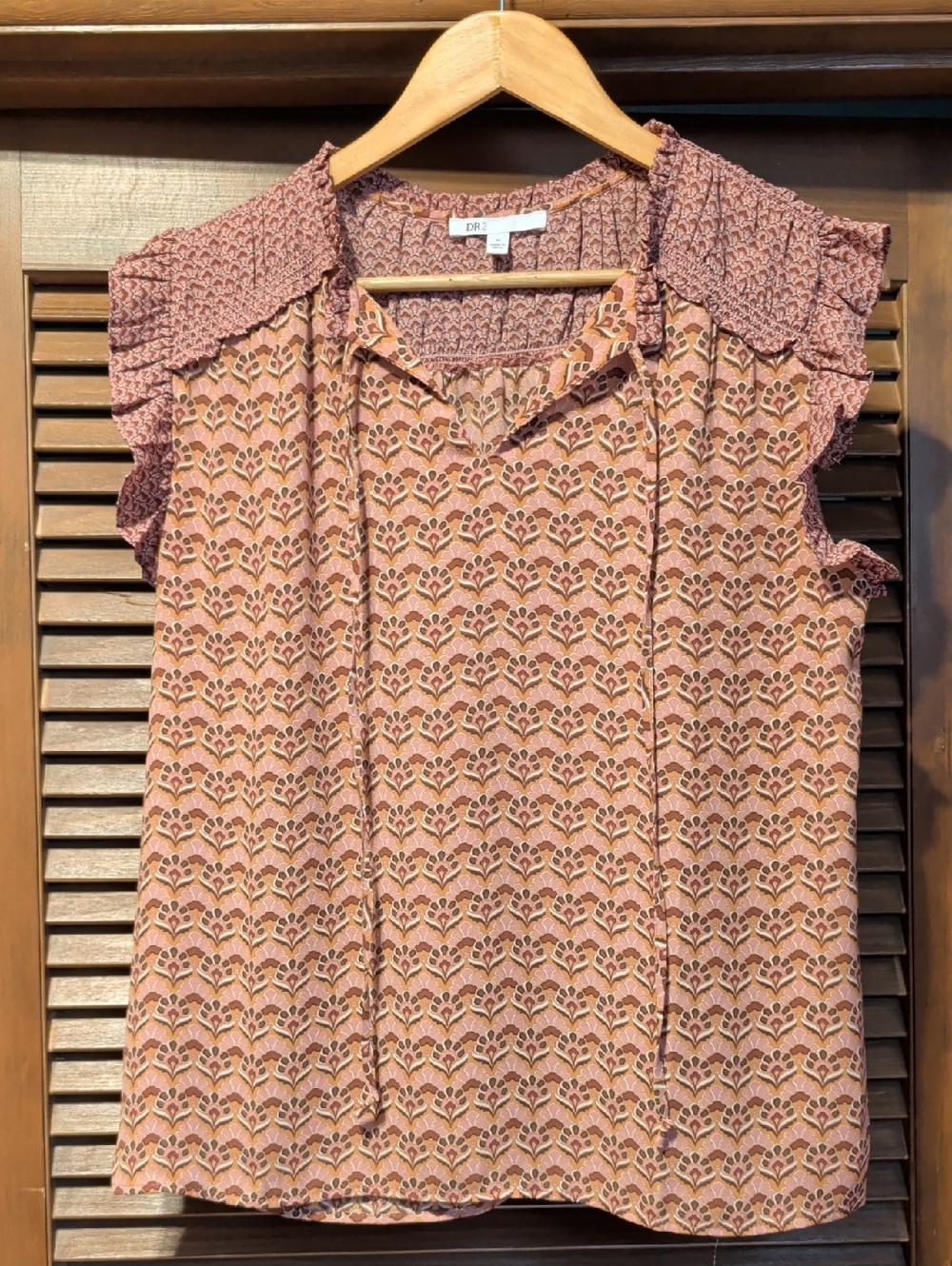 DR2 Pink Purple Gold Patterned Tie-Neck Camisole With Flutter Sleeves